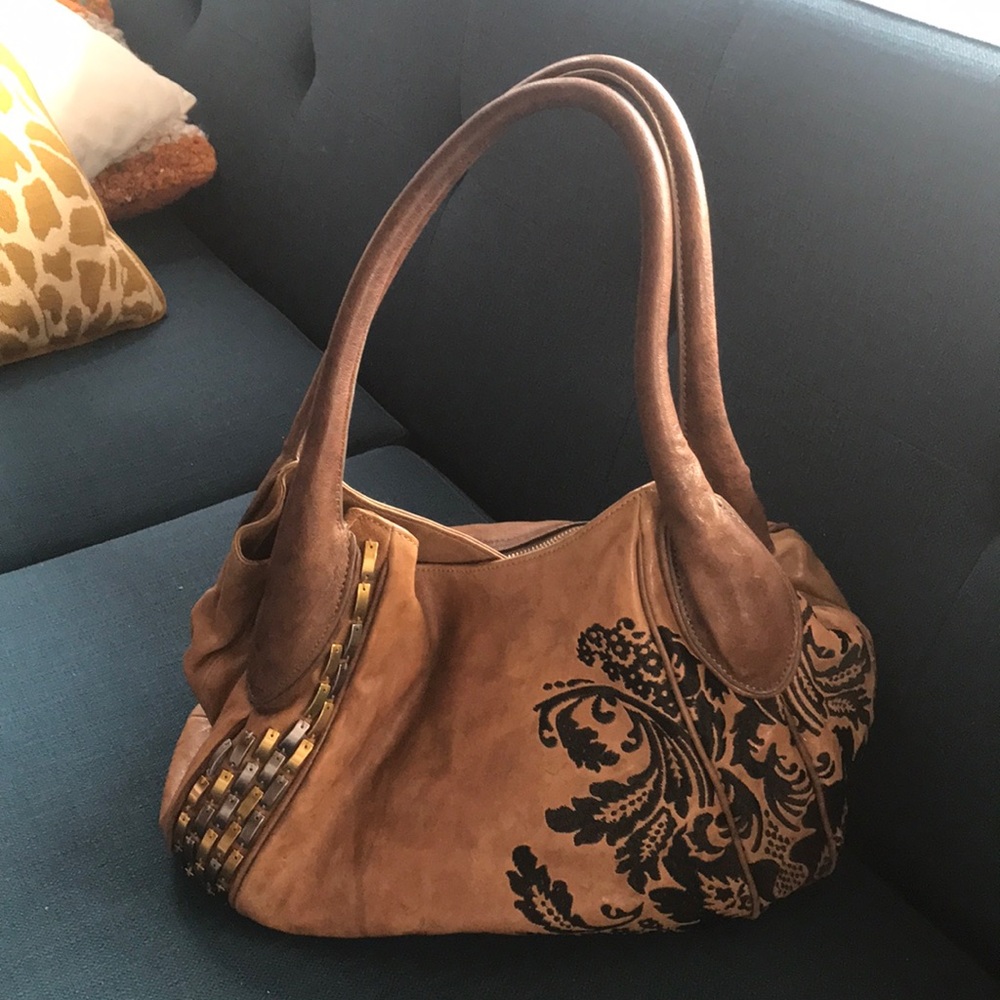 Handbag that goes with everything!